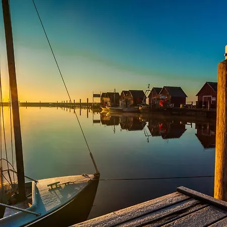 Semesterbostad Ferienbungalow Haus Am Teich